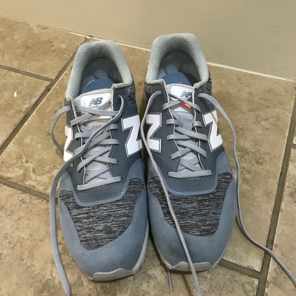 New Balance 696